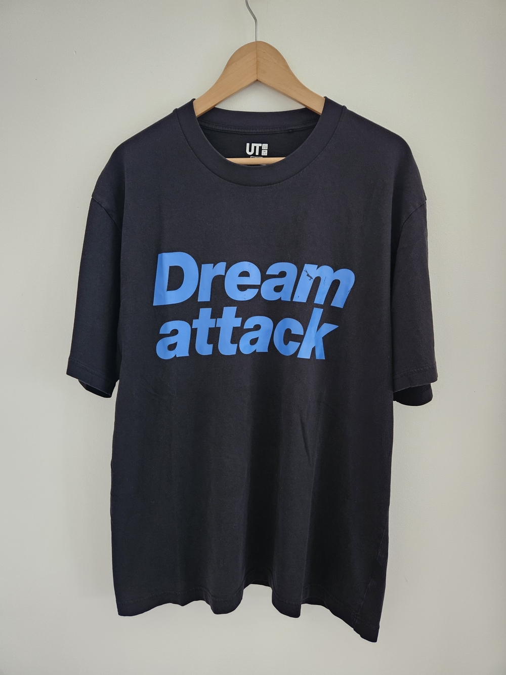 Peter Saville x Uniqlo Dream Attack Shirt Mens Large Art Tee